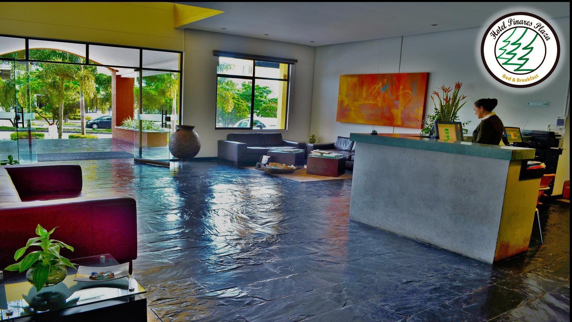 Hotel Pinares Plaza Pereira Buitenkant foto
